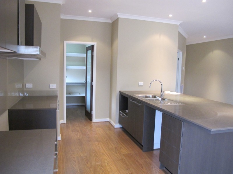 1 Drummond Street, Caroline Springs VIC 3023