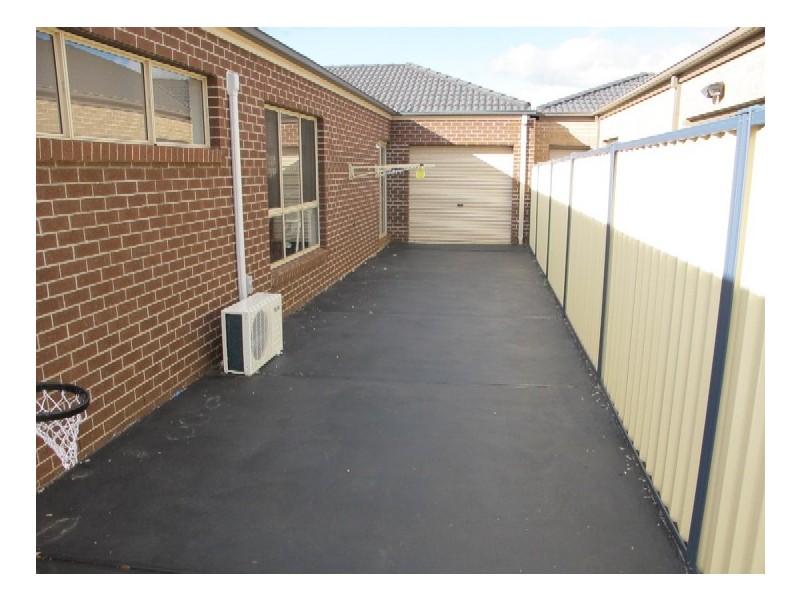 23 Manny Paul Circuit, Burnside Heights VIC 3023