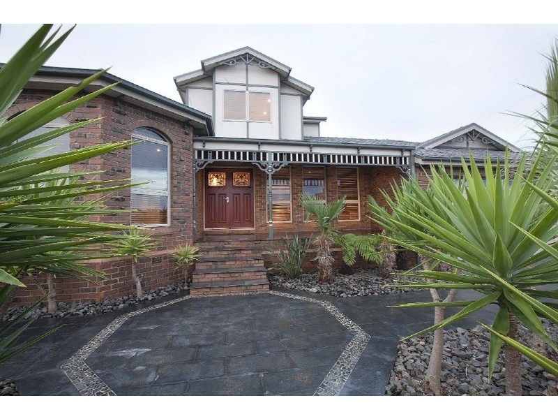 5 Marrowie Place, Taylors Hill VIC 3037