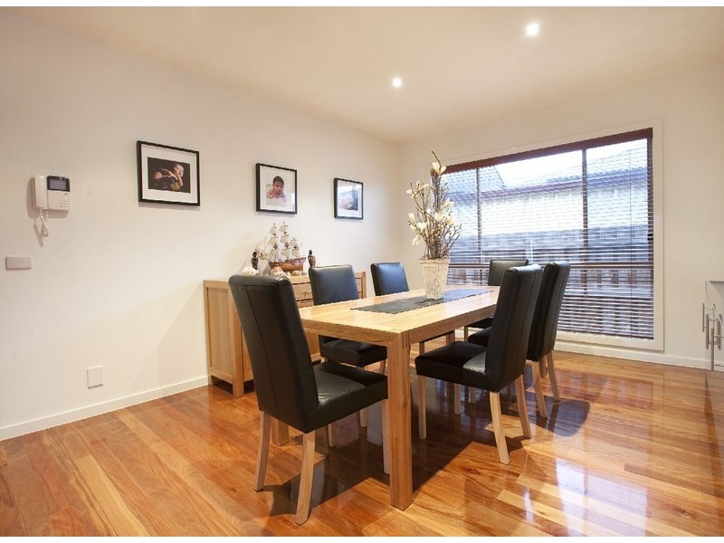 5 Marrowie Place, Taylors Hill VIC 3037
