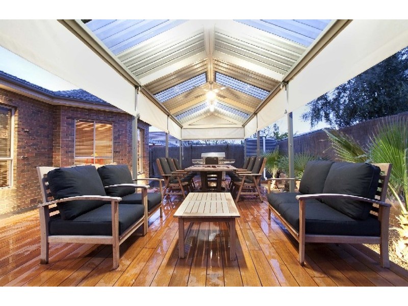 5 Marrowie Place, Taylors Hill VIC 3037