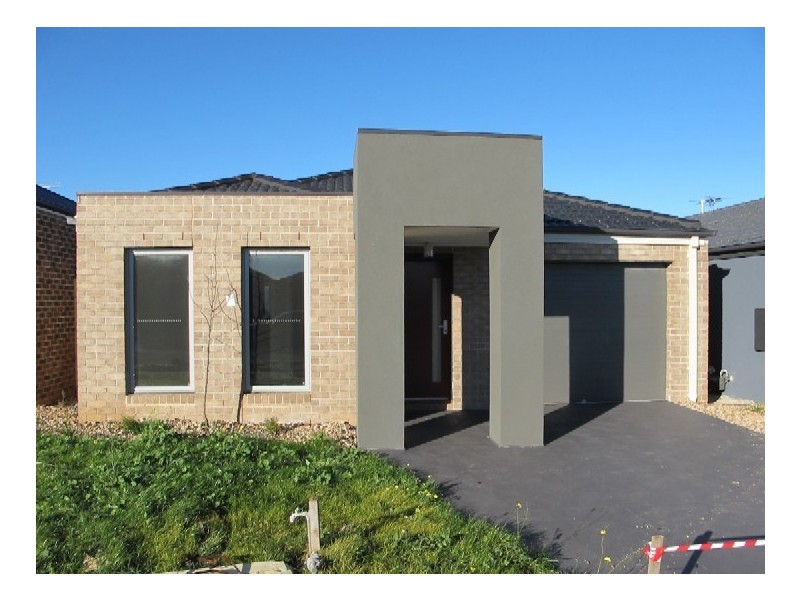 8 Poseidon Street, Kurunjang VIC 3337