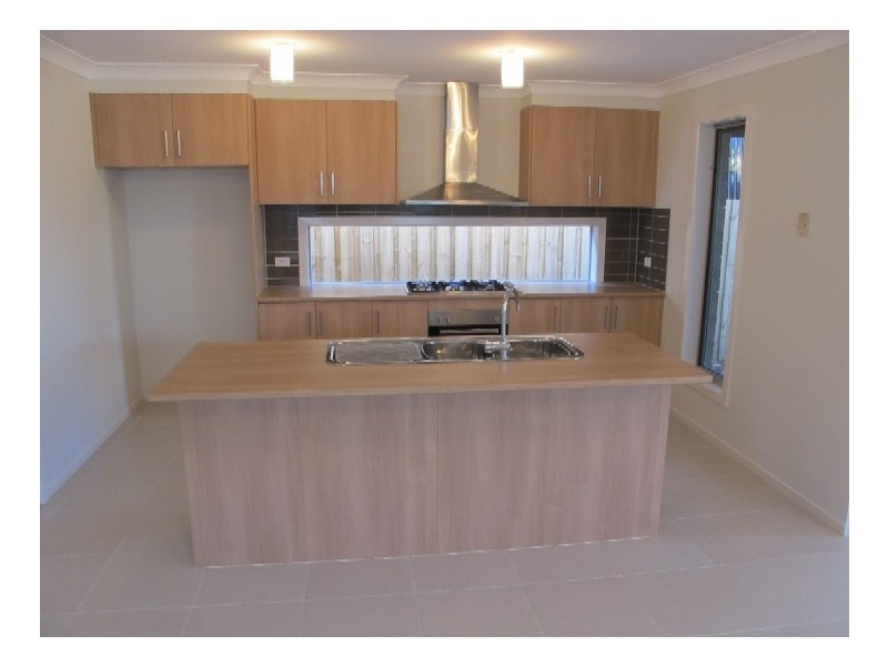 8 Poseidon Street, Kurunjang VIC 3337