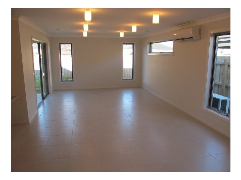 8 Poseidon Street, Kurunjang VIC 3337