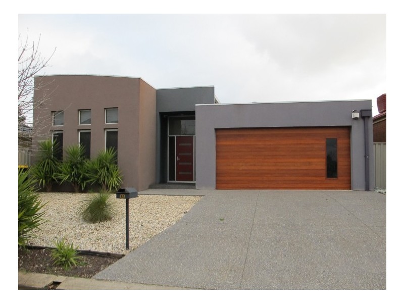 11 Nullarbor Place, Caroline Springs VIC 3023