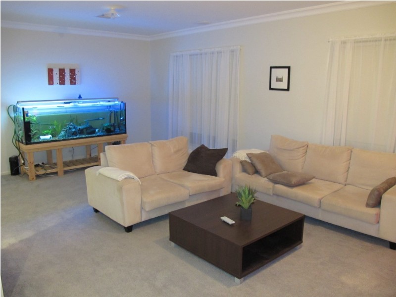 98 Taylors Hill Boulevard, Taylors Hill VIC 3037