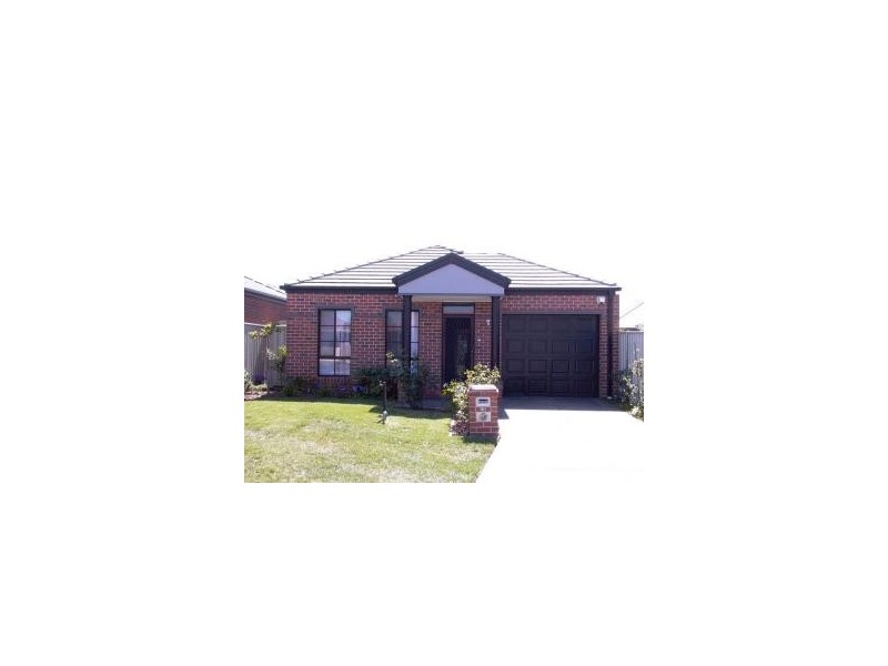 10 Cleland Way, Caroline Springs VIC 3023