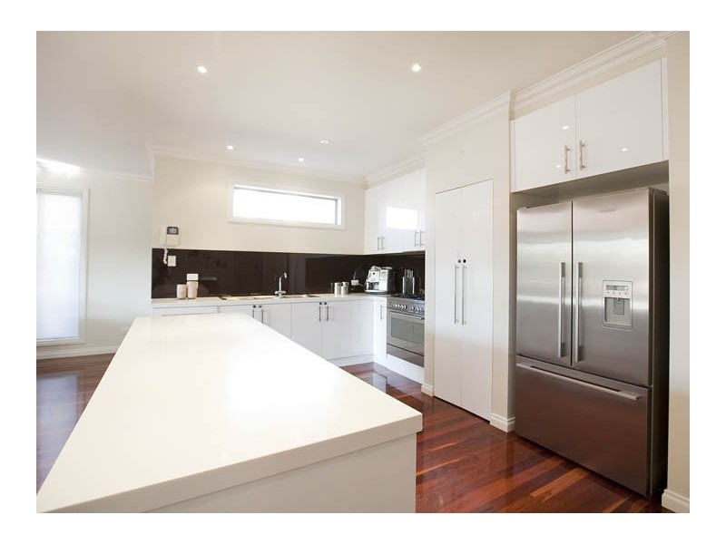 4 Shearwater Court, Taylors Hill VIC 3037