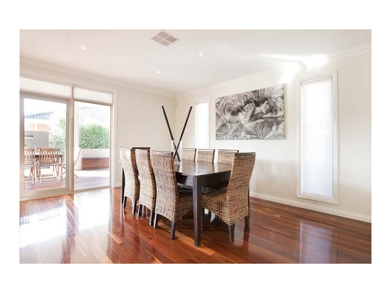 4 Shearwater Court, Taylors Hill VIC 3037
