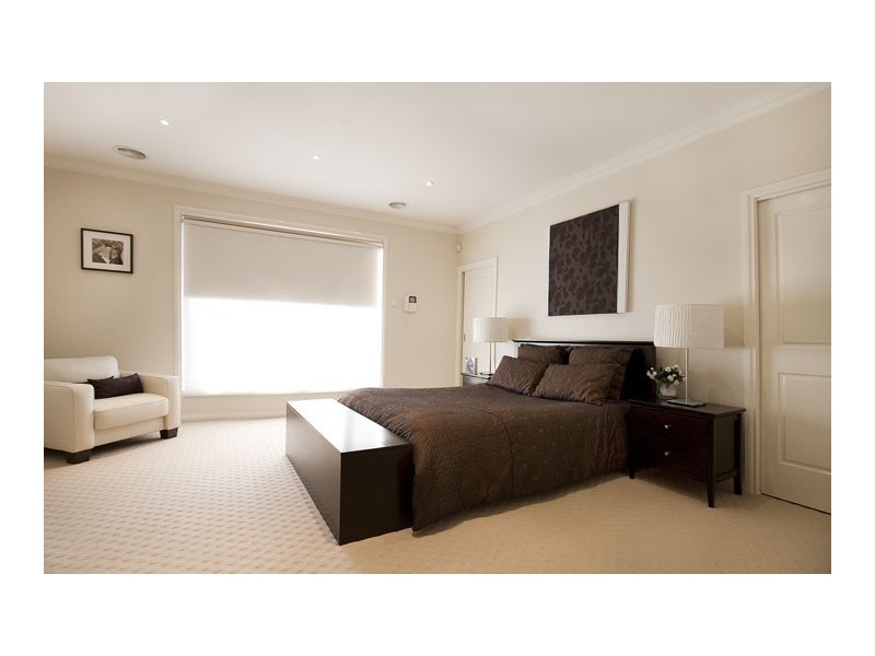 4 Shearwater Court, Taylors Hill VIC 3037