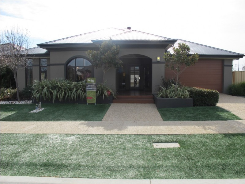 3 Cherry Lake Green, Caroline Springs VIC 3023