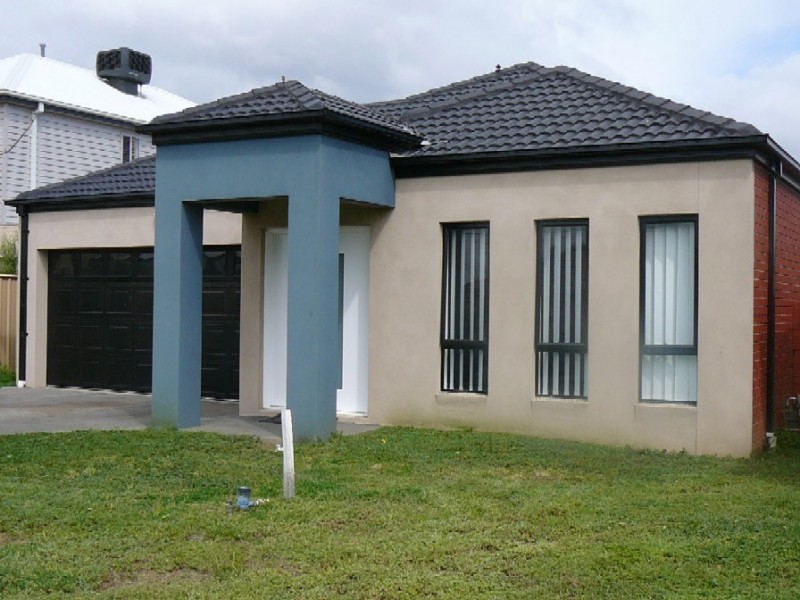 20 Cranwell Square, Caroline Springs VIC 3023