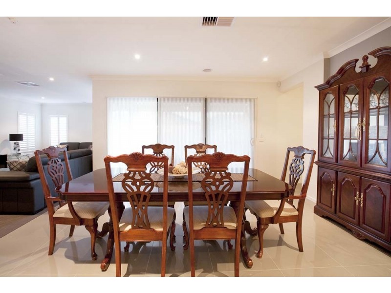 21 Coogee Drive, Taylors Hill VIC 3037