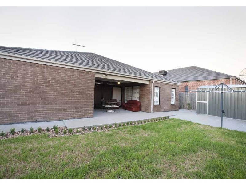 21 Coogee Drive, Taylors Hill VIC 3037