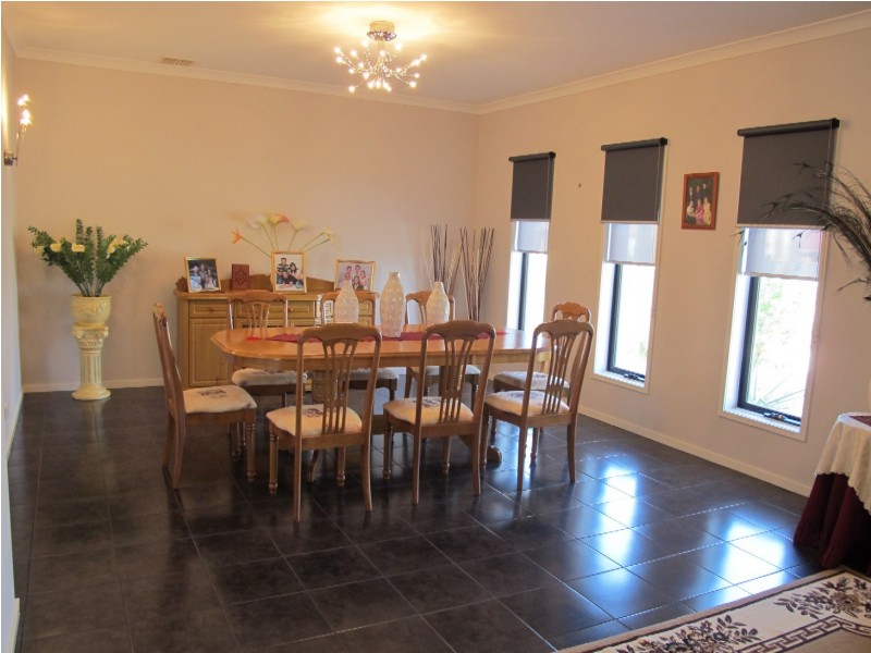 12 Clementson Drive, Caroline Springs VIC 3023