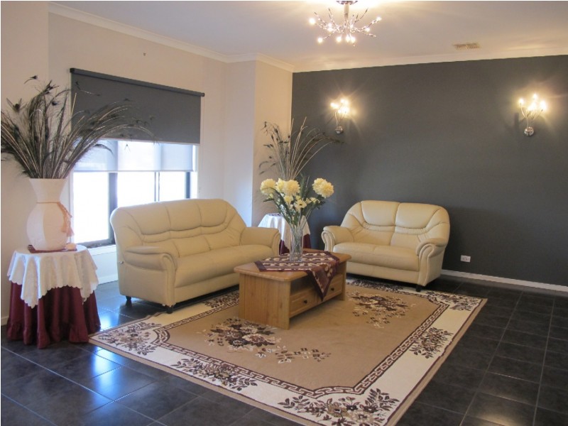 12 Clementson Drive, Caroline Springs VIC 3023