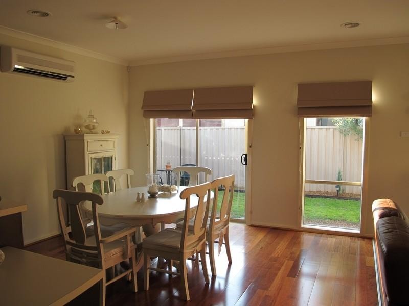 16 Cobaw Circuit, Caroline Springs VIC 3023
