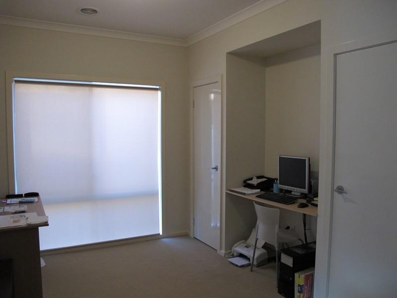16 Cobaw Circuit, Caroline Springs VIC 3023