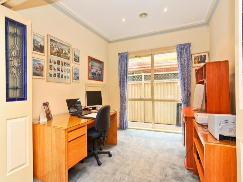 12 Eppalock Circuit, Caroline Springs VIC 3023