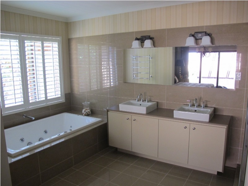 50 Westerfold Terrace, Caroline Springs VIC 3023