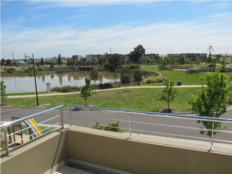 50 Westerfold Terrace, Caroline Springs VIC 3023