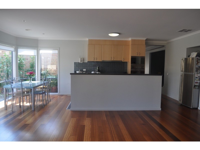 5 HAMPSTEAD GREEN, Caroline Springs VIC 3023