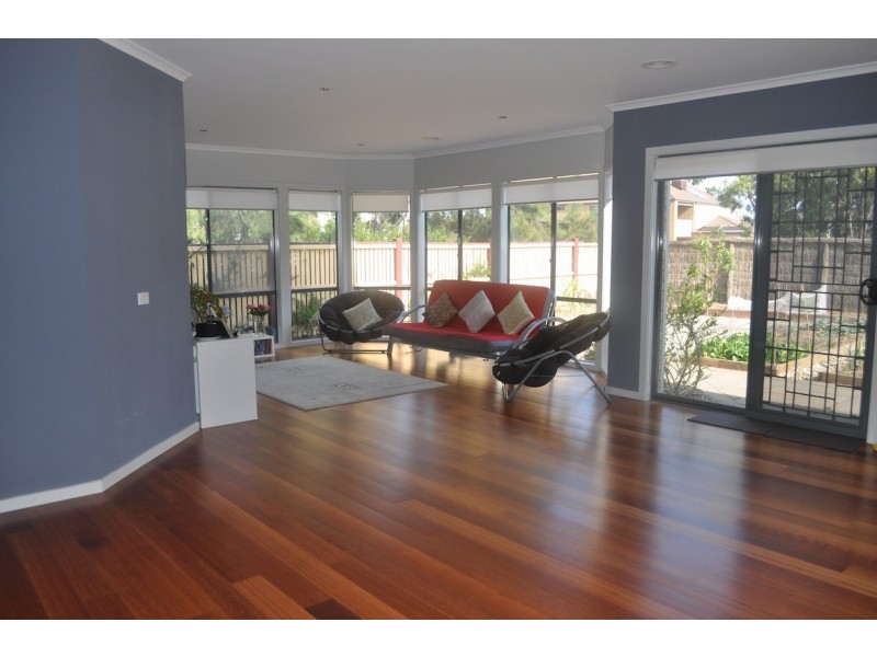 5 HAMPSTEAD GREEN, Caroline Springs VIC 3023