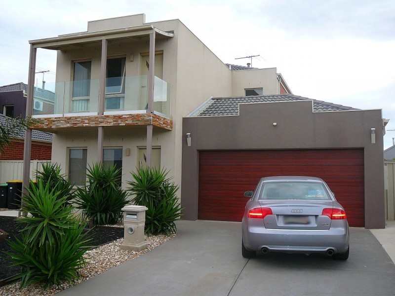 3 Alderstead Place, Caroline Springs VIC 3023