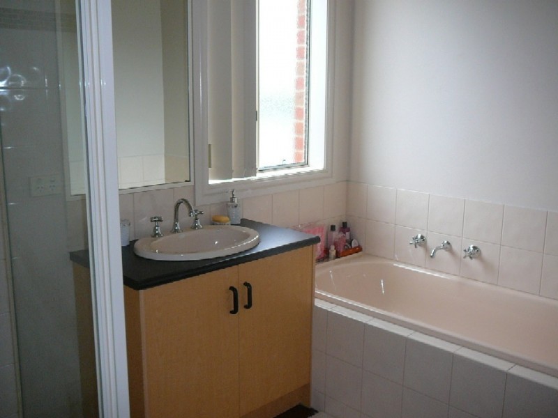 3 Alderstead Place, Caroline Springs VIC 3023