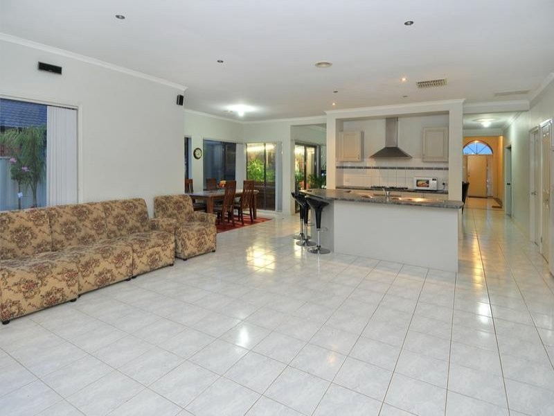 23 Nullarbor Place, Caroline Springs VIC 3023