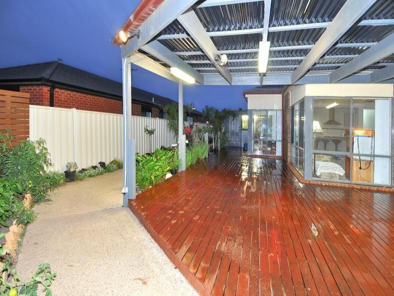 23 Nullarbor Place, Caroline Springs VIC 3023