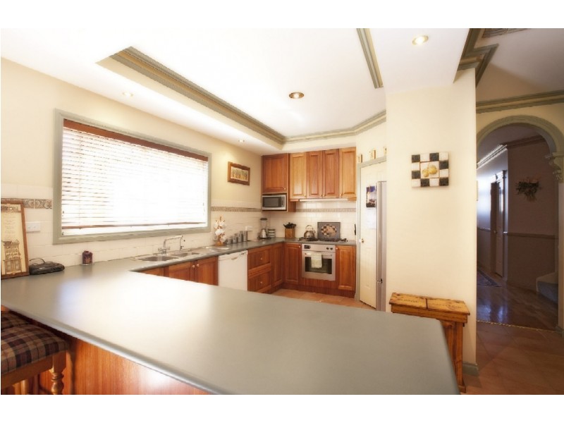 5 Archeron Court, Caroline Springs VIC 3023