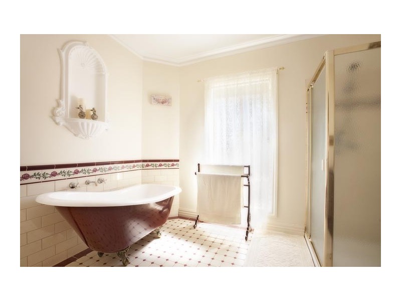 13 Cairn Curran Tce, Caroline Springs VIC 3023