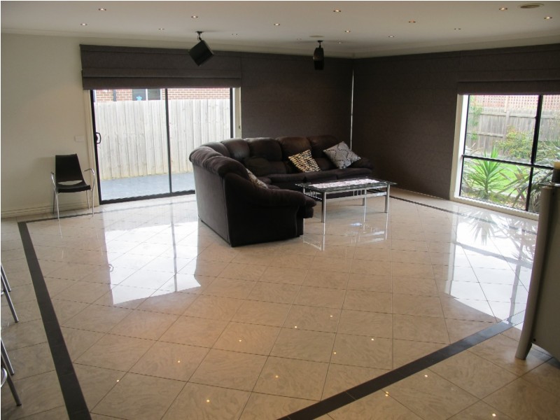 21 Taylors Hill Blvd, Taylors Hill VIC 3037