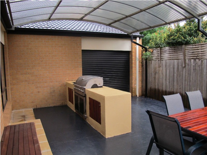 21 Taylors Hill Blvd, Taylors Hill VIC 3037