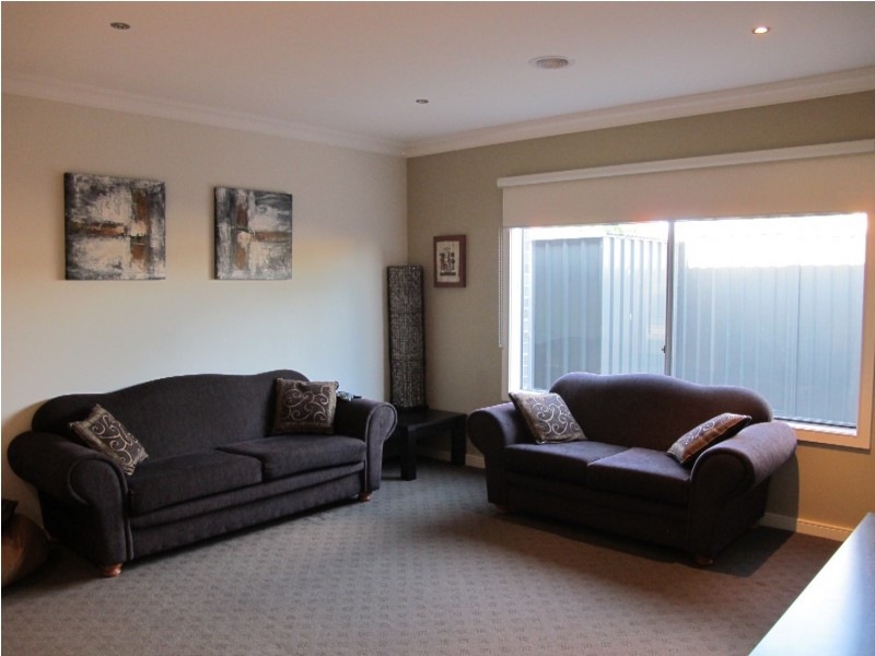 28 Flinders Street, Taylors Hill VIC 3037