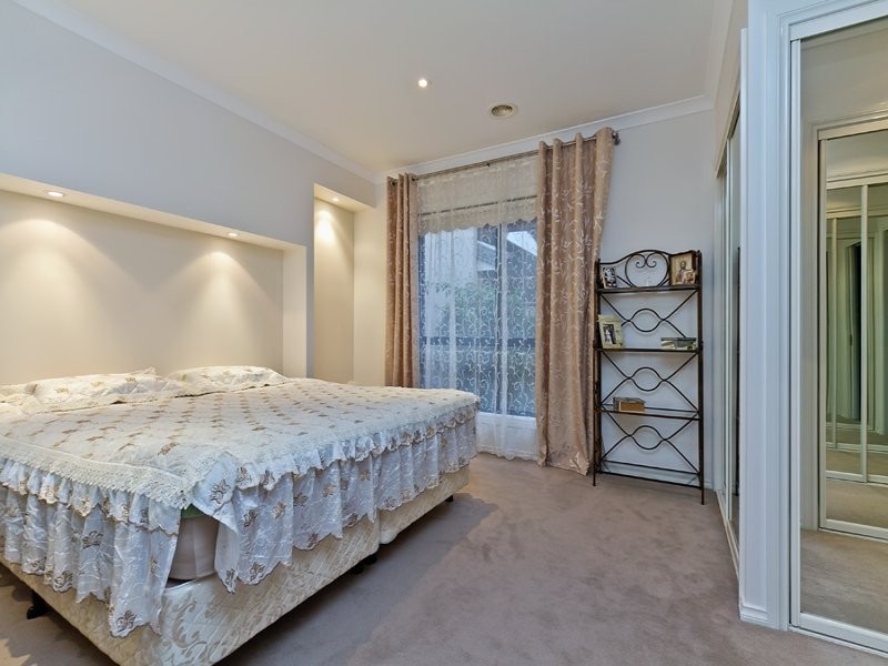 5 Wetherby Court, Hillside VIC 3037