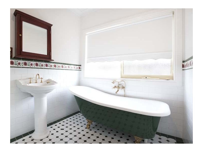 16 St Kilda Parade, Taylors Hill VIC 3037