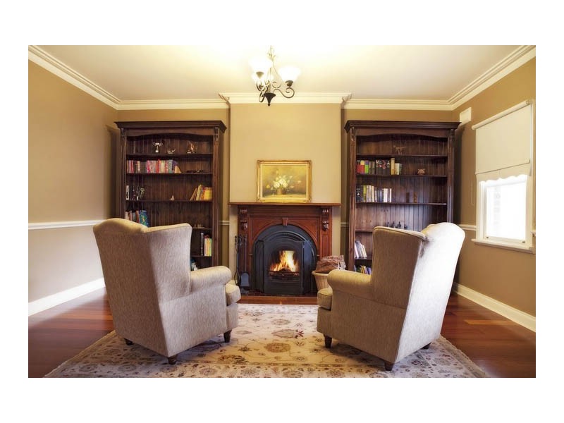 16 St Kilda Parade, Taylors Hill VIC 3037