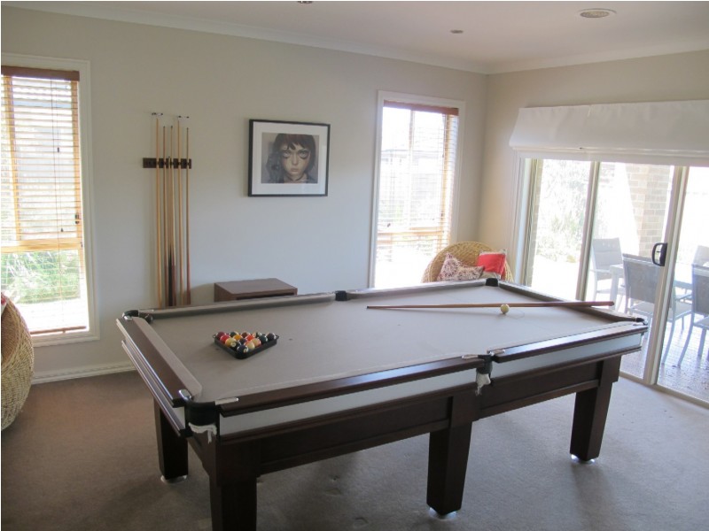 3 Kurow Ave, Taylors Hill VIC 3037