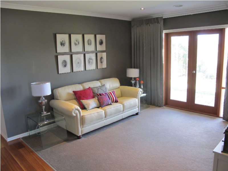 3 Kurow Ave, Taylors Hill VIC 3037