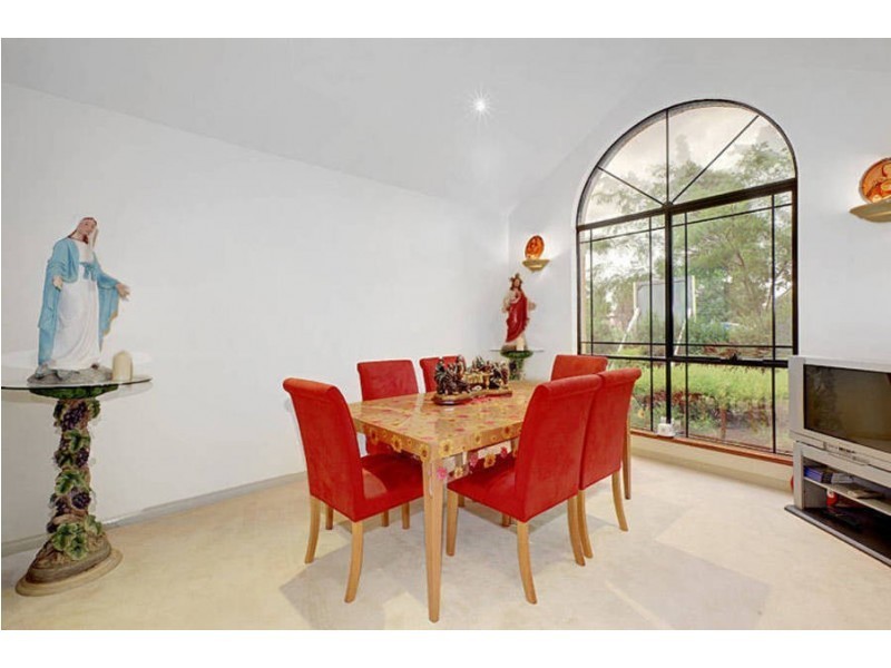 13 Bendigo Circuit, Caroline Springs VIC 3023