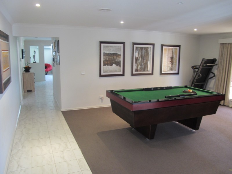 16 Inverell Street, Burnside Heights VIC 3023