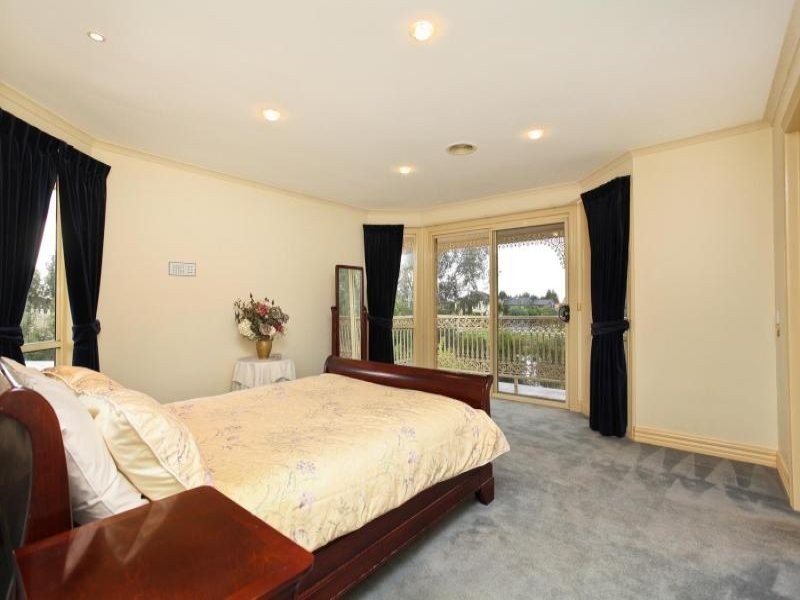 12 Eppalock Circuit, Caroline Springs VIC 3023