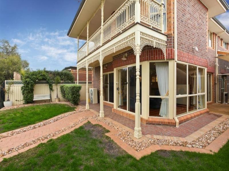 12 Eppalock Circuit, Caroline Springs VIC 3023