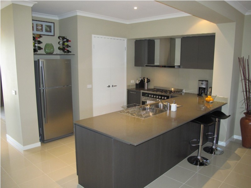 12 Greville Street, Caroline Springs VIC 3023