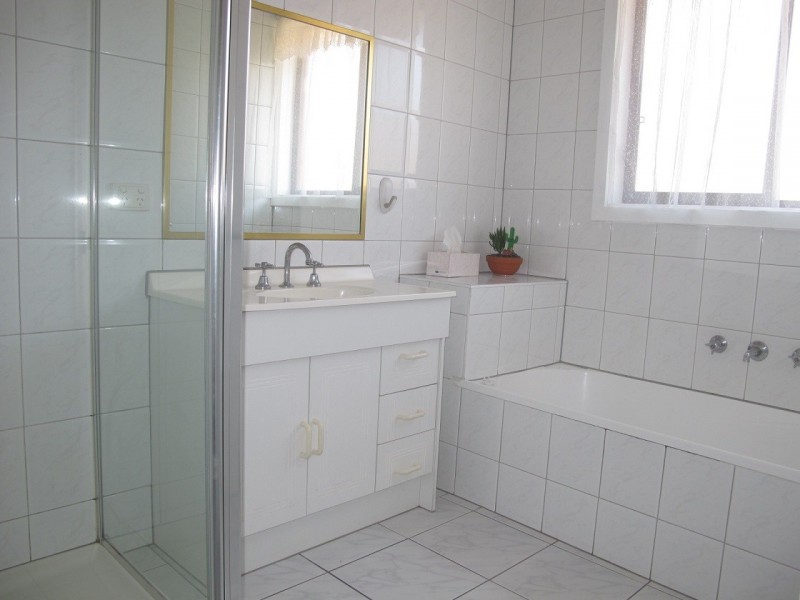 27 Watford Road, St Albans VIC 3021