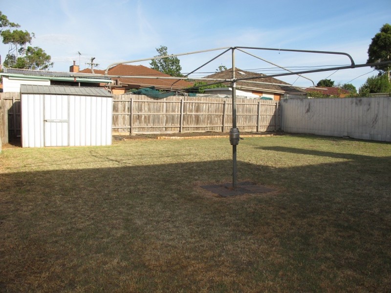 27 Watford Road, St Albans VIC 3021