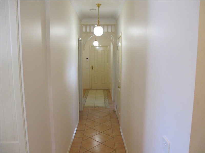 16 Holmes Way, Caroline Springs VIC 3023