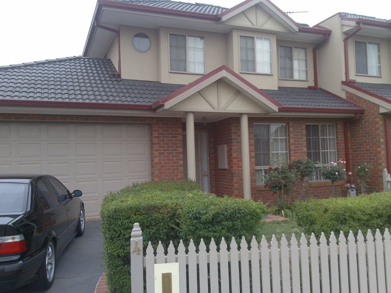 4 Santa Monica Drive, Keilor Lodge VIC 3038